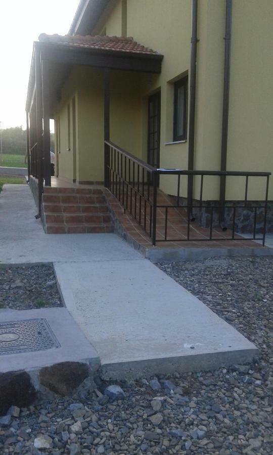 Pensiunea Casa Vanatorului Hotel Oteleni Exterior photo